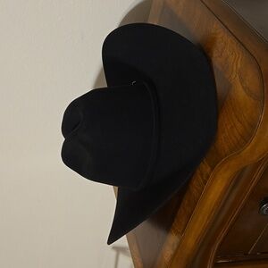 Rodeo King black felt cowboy hat.
